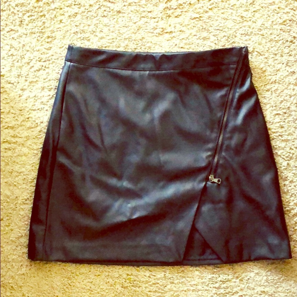 Faux leather 2P Banana Republic mini skirt NWOT